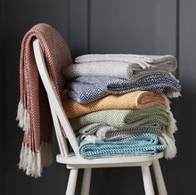 Load image into Gallery viewer, Chevron Throw