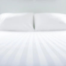 Load image into Gallery viewer, 3/4" Stripes 300 TC Fitted Sheets